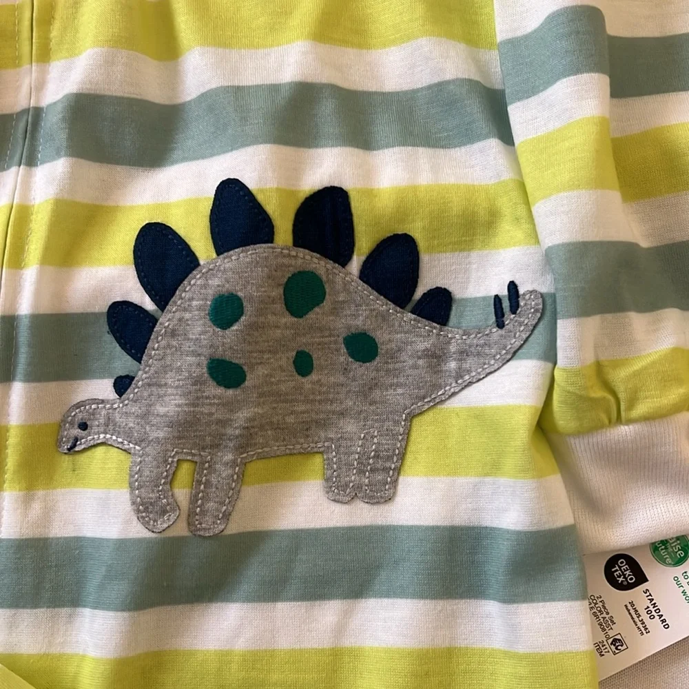 Carter’s set of 2 5T onsie zip up dinosaur pajamas with no slip feet NWT